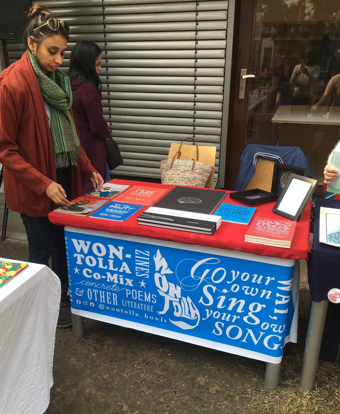 Neha Kudchadkar setting up the Won-Tolla stall